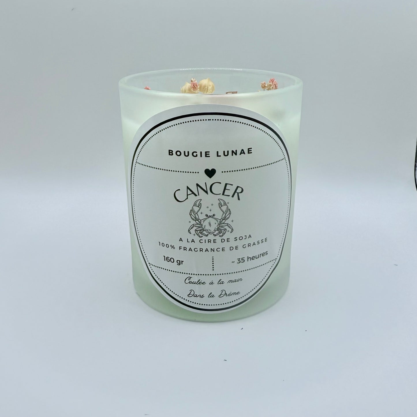 Bougie Cancer : Des notes fruitées et florales pour une douceur infinie.